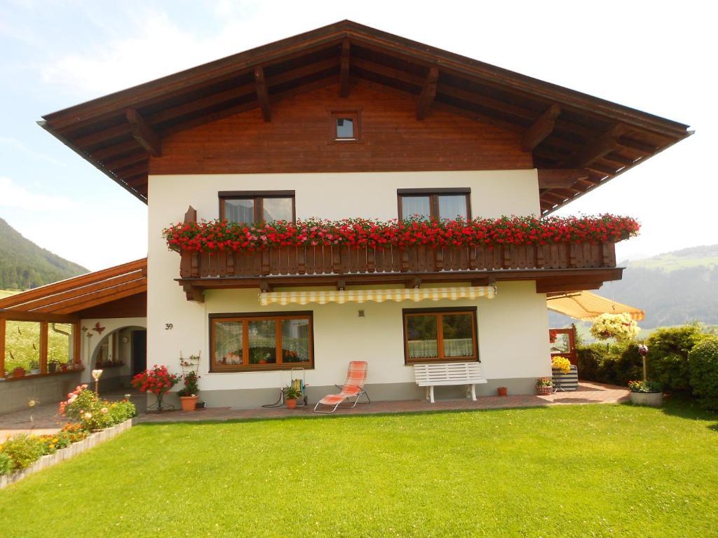 Apartamento Haus Leitgeb Telfes im Stubai Exterior foto