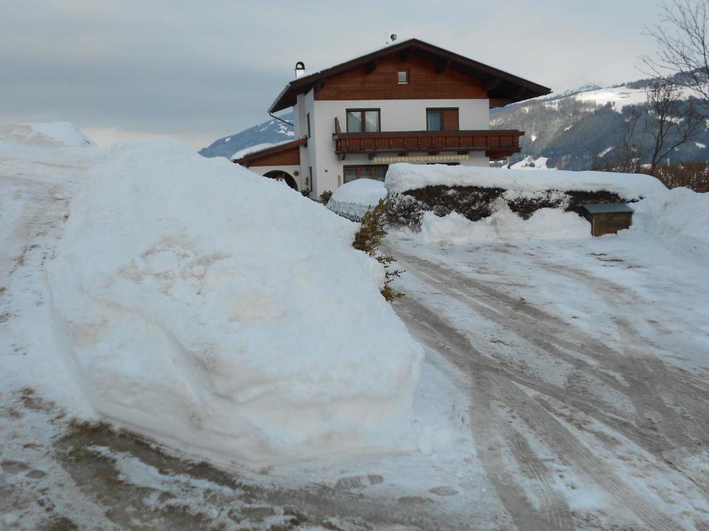 Apartamento Haus Leitgeb Telfes im Stubai Exterior foto